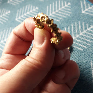 Avon Gold Flowers Earrings